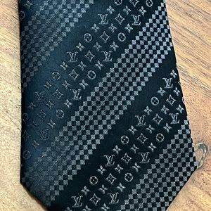 Louis Vuitton Black Tie